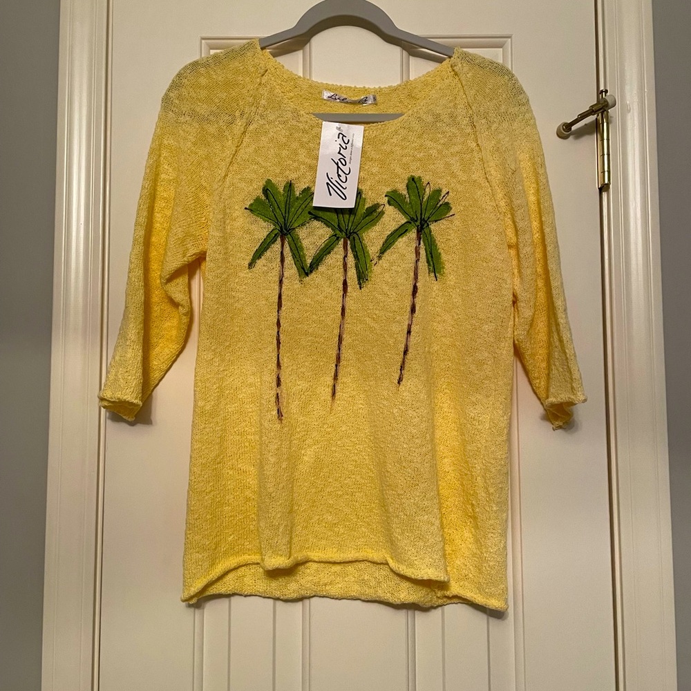 Beautiful hand painted Victoria yellow lightweight knit top! NWT retails 89.00